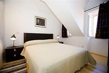 Flores - Otel *