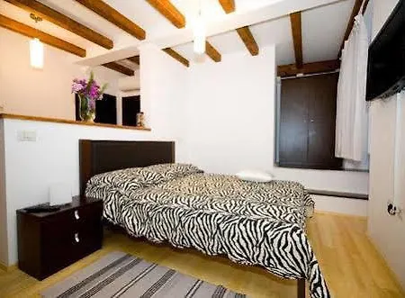 Otel Flores -